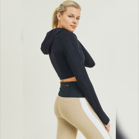 Hybrid Seamless Perforated Crop Hoodie Jacket - Picture 6 of 8